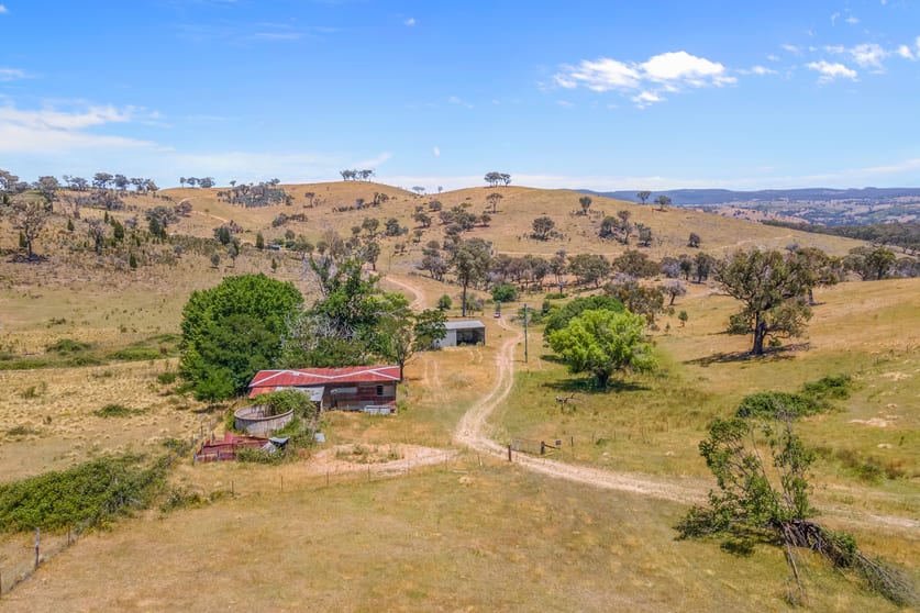 Click to view all images 1884 Lower Lewis Ponds Road Ophir NSW 2800 - Image 3