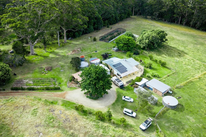 Click to view all images 125 Silver Road Scotsdale WA 6333 - Image 2