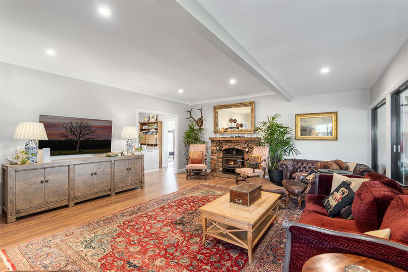 Click to view all images 4980 Illawarra Highway Robertson NSW 2577 - Image 3