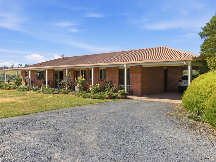 Click to view all images 105 Stockdales Road Koonwarra VIC 3954 - Image 3