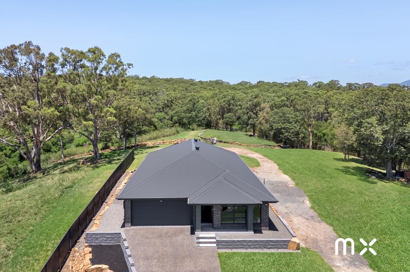 Click to view all images 15 Mary Davis Avenue Koonawarra NSW 2530 - Image 1