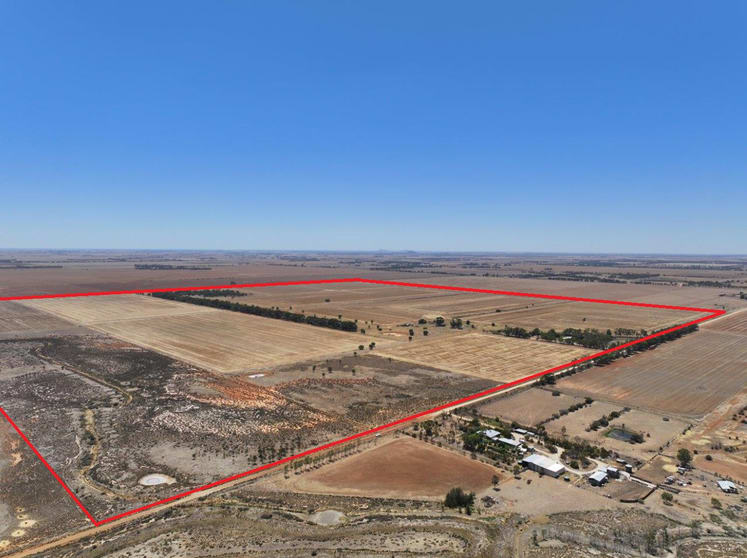 Click to view all images 997 Mologa-Durham Ox Road Yarrawalla VIC 3575 - Image 1