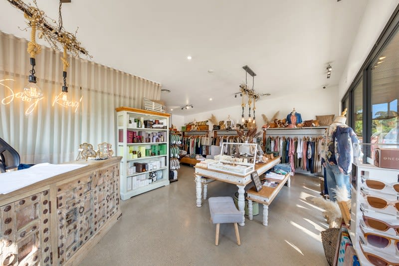 Shop & Retail  business for sale in Tawonga South - Image 2