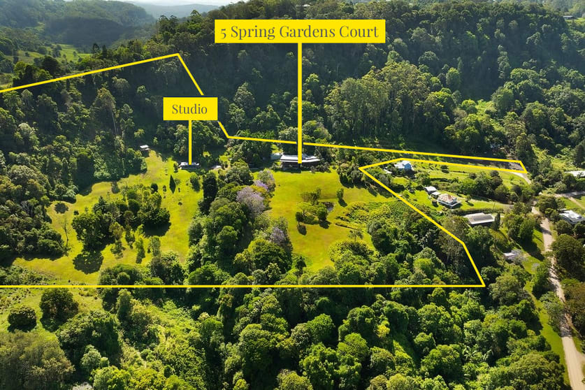 Click to view all images 5 Spring Gardens Court Hunchy QLD 4555 - Image 2