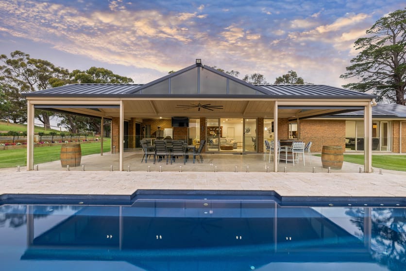 Click to view all images 335 Hawthorn Road Mount Barker SA 5251 - Image 1