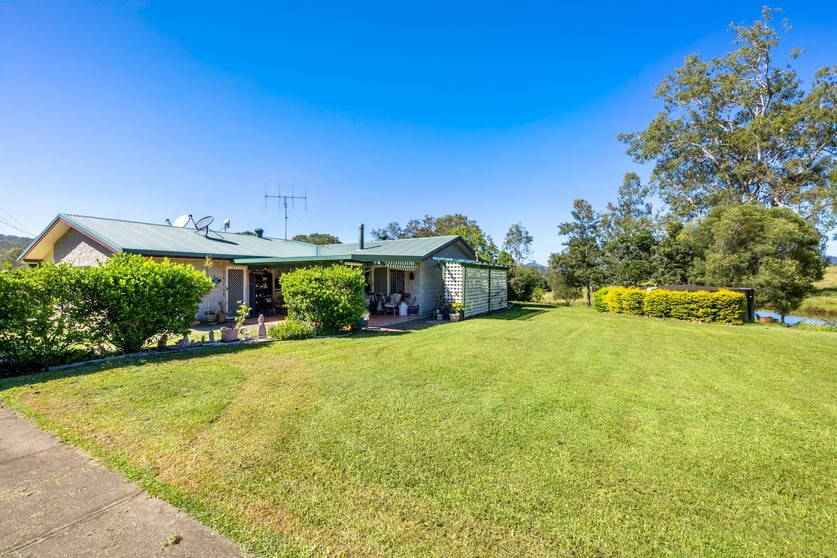 Click to view all images 55 Kewins Road Glastonbury QLD 4570 - Image 2