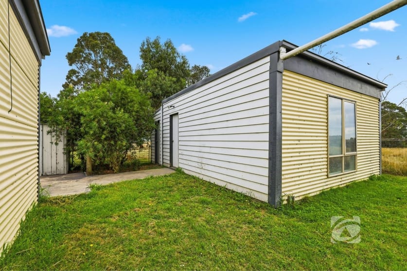Click to view all images 16 Forrest Drive Nyora VIC 3987 - Image 3