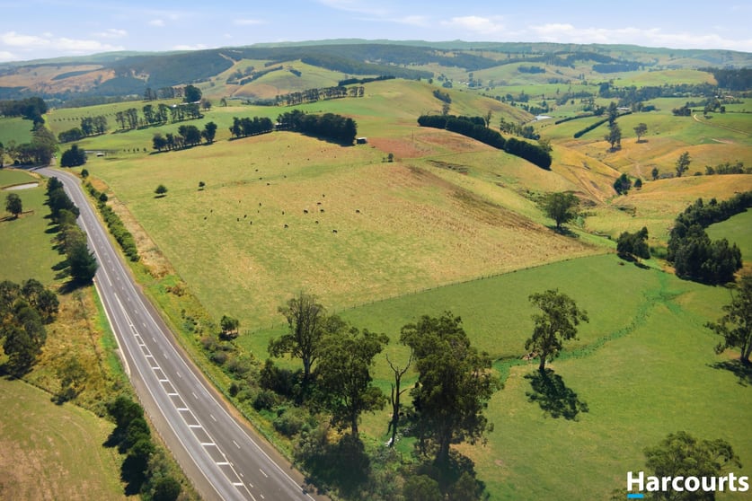 Click to view all images 8 Stubbers Lane Mirboo North VIC 3871 - Image 3