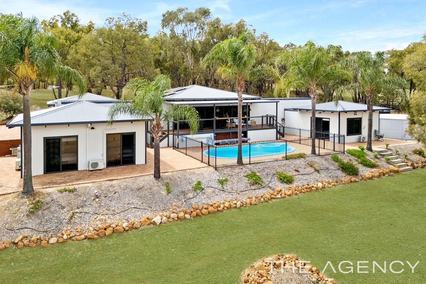 Click to view all images 61 Gaden Road Wundowie WA 6560 - Image 2