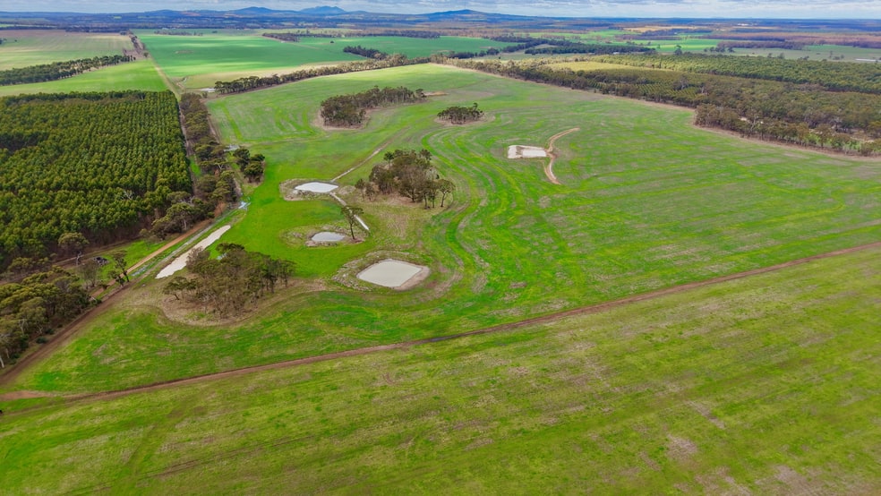 Click to view all images 300 Mitchell Road Mount Barker WA 6324 - Image 3