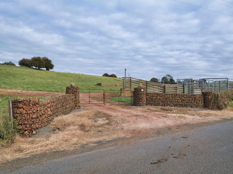 Click to view all images 17 Lemana Road Red Hills TAS 7304 - Image 2