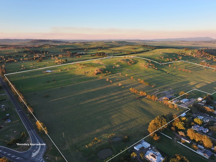 Click to view all images 228 Wallace Street Braidwood NSW 2622 - Image 1