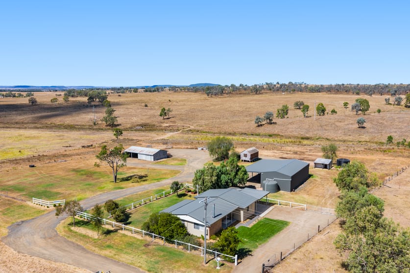 Click to view all images "Springdale" 44 Whittaker Road Southbrook QLD 4363 - Image 1