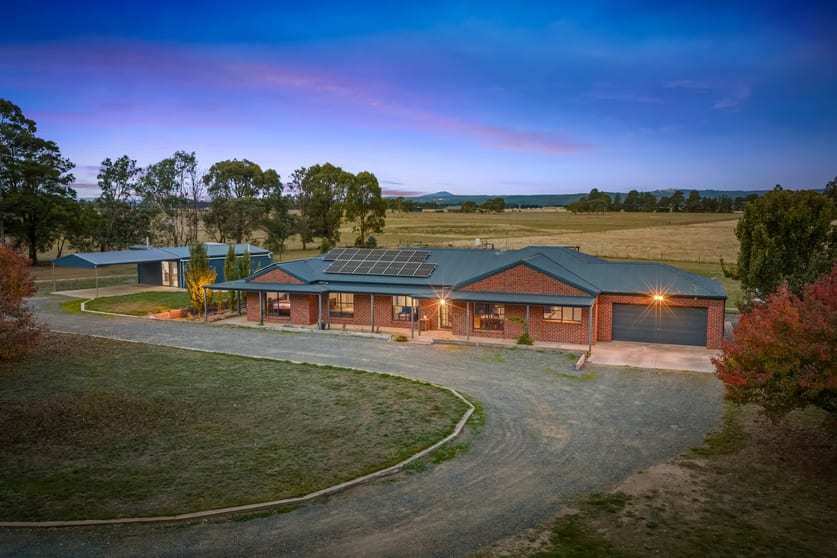 Click to view all images 211 Tom Jones Road Ross Creek VIC 3351 - Image 1
