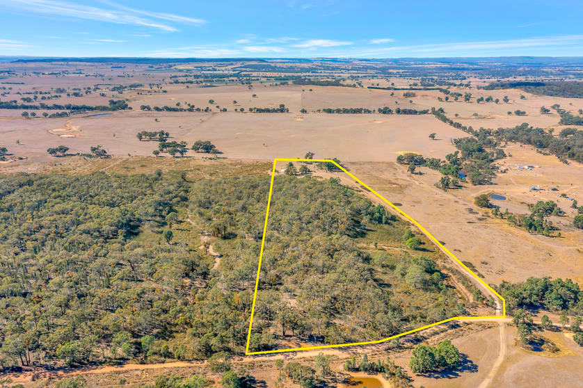 Click to view all images 42 Suzanne Road Gulgong NSW 2852 - Image 2
