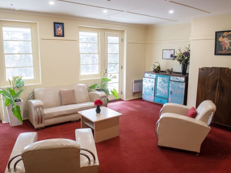 Click to view all images Motel business for sale in Beechworth - Image 3