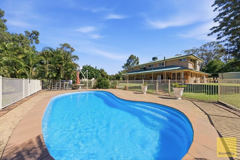 Click to view all images 1315 Selma Road Emerald QLD 4720 - Image 2