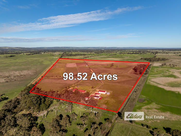 Click to view all images 315 Jackson Road Uduc WA 6220 - Image 2
