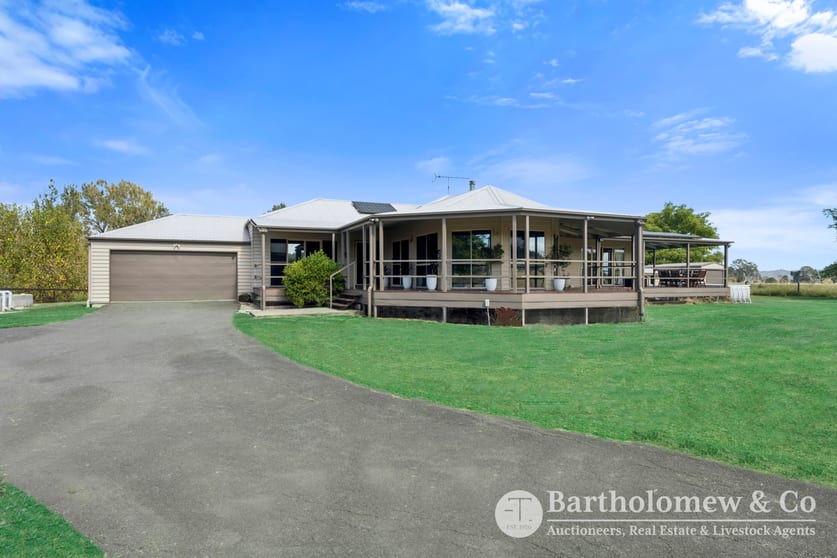 Click to view all images 502 Christmas Creek Road Tabooba QLD 4285 - Image 2
