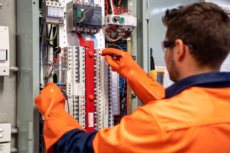 Click to view all images Electrical business for sale in Brisbane City - Image 2