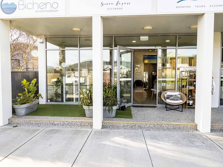 Clothing & Accessories  business for sale in Bicheno - Image 1