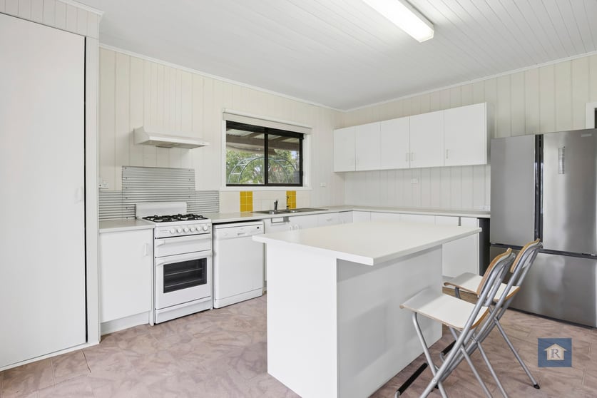 Click to view all images 2274 Cobden-Stonyford Road Stonyford VIC 3260 - Image 2