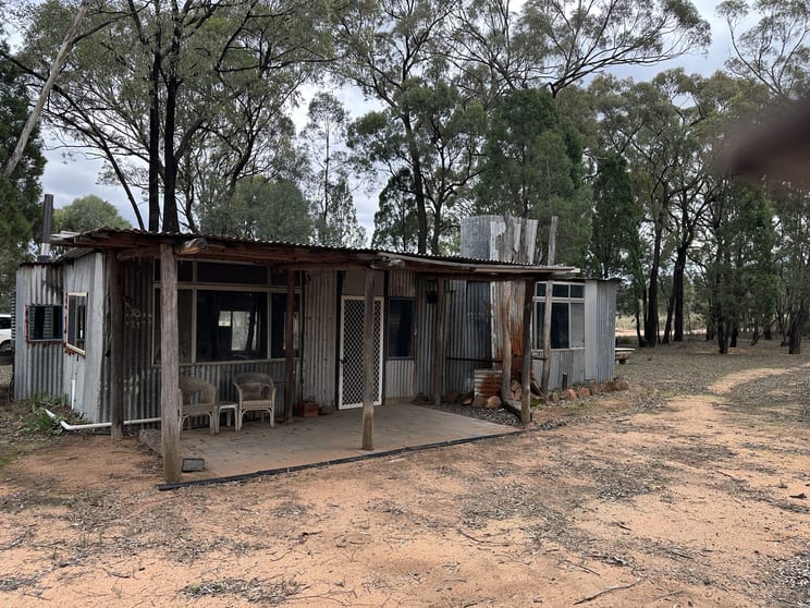 Click to view all images 572 Box Ridge Road Binnaway NSW 2395 - Image 3