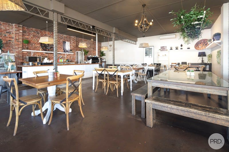 Click to view all images 44 Neill Street Beaufort VIC 3373 - Image 3