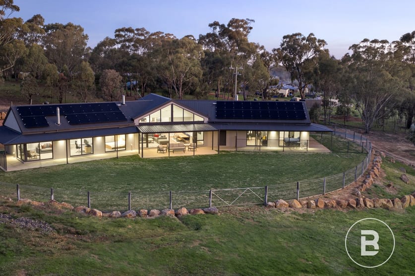 Click to view all images 42 Codes Lane Heathcote VIC 3523 - Image 1