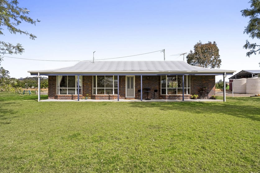 Click to view all images 78 Cudmore Road Cambooya QLD 4358 - Image 2