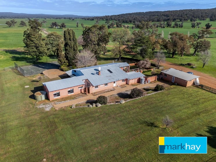 Click to view all images 833 Gunapin Ridge Road York WA 6302 - Image 3