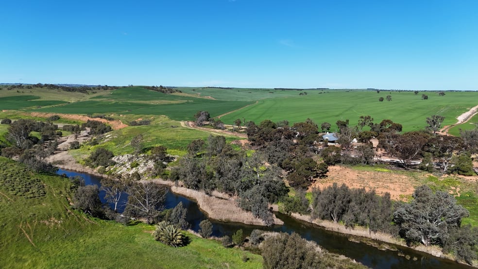 Click to view all images 'Riverleigh' 110 Pedler Road Yacka SA 5470 - Image 1