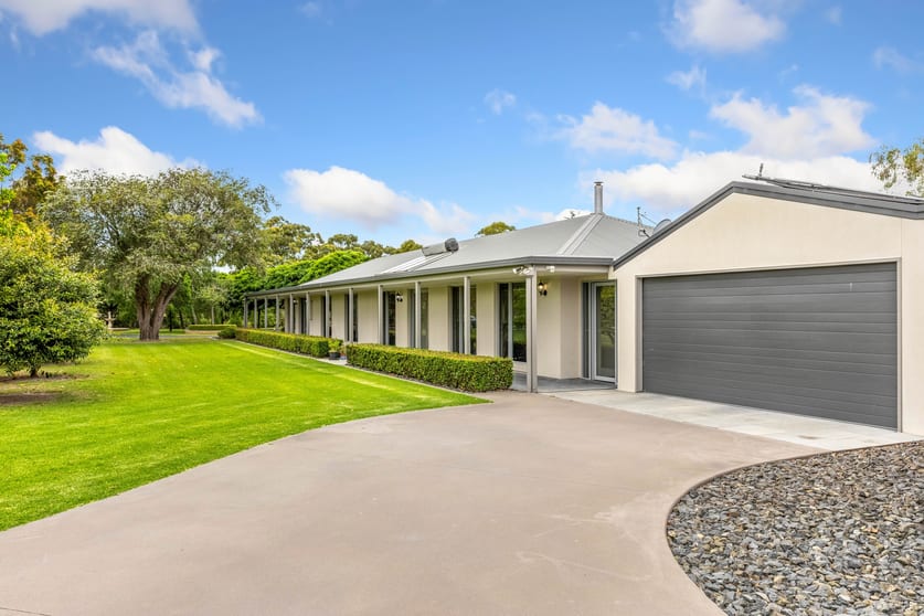 Click to view all images 140 Mctaggarts Road Eagle Point VIC 3878 - Image 3
