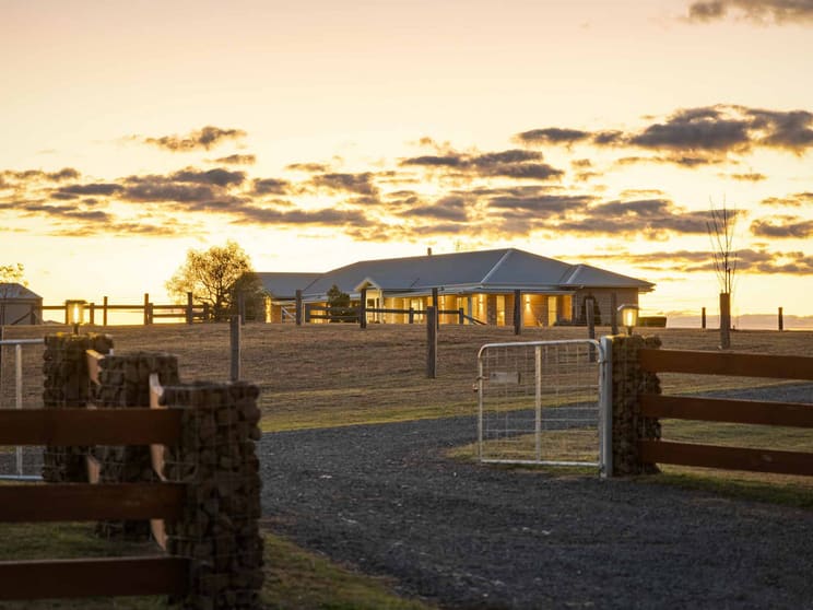 Click to view all images 173 Pipeline Road Meringandan QLD 4352 - Image 1