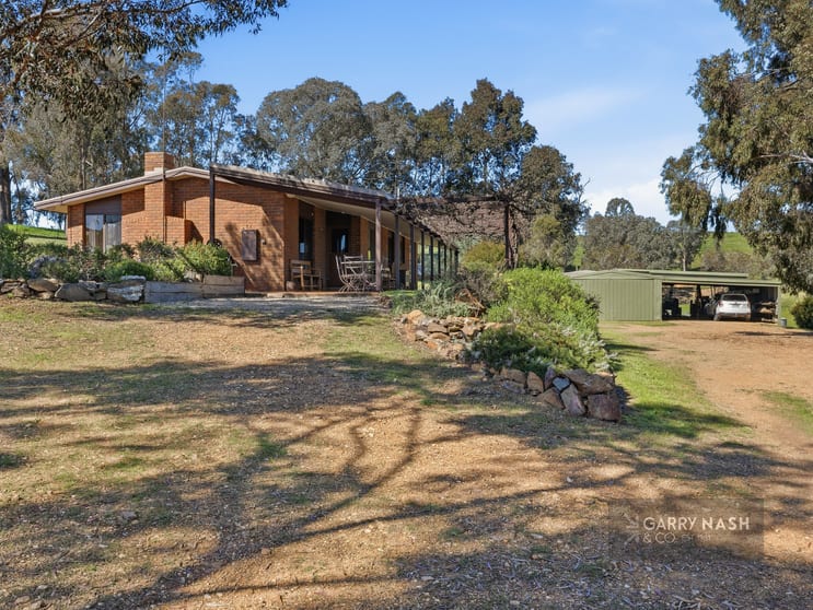 8 Illawong Road Markwood VIC 3678 - Image 2