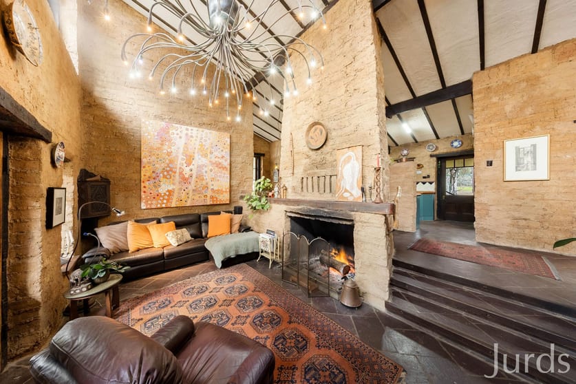 Click to view all images 341 Palmers Lane Pokolbin NSW 2320 - Image 2