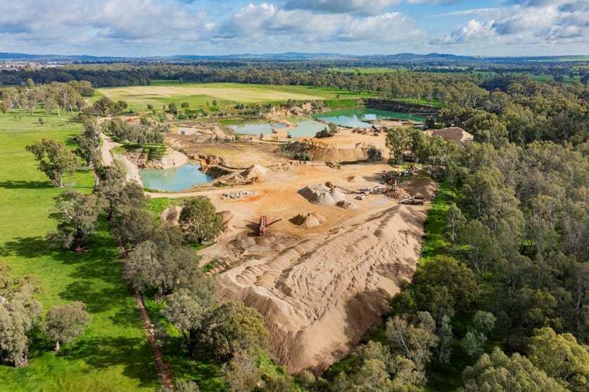 Click to view all images 2 Gillard Road East Wagga Wagga NSW 2650 - Image 1