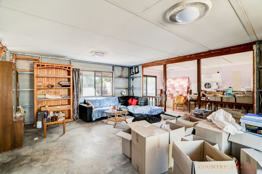 Click to view all images 3 Topaz Crescent Lockyer Waters QLD 4311 - Image 3