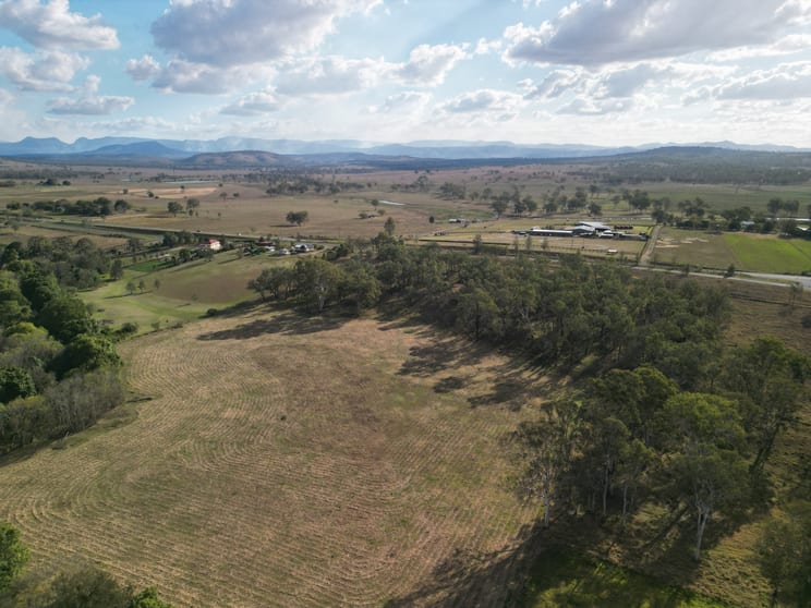 Click to view all images 4987 Cunningham Highway Warrill View QLD 4307 - Image 1