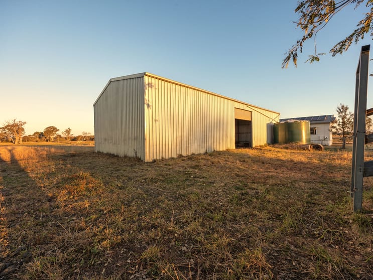 Click to view all images 290 Reillys Road Rosewood QLD 4340 - Image 3