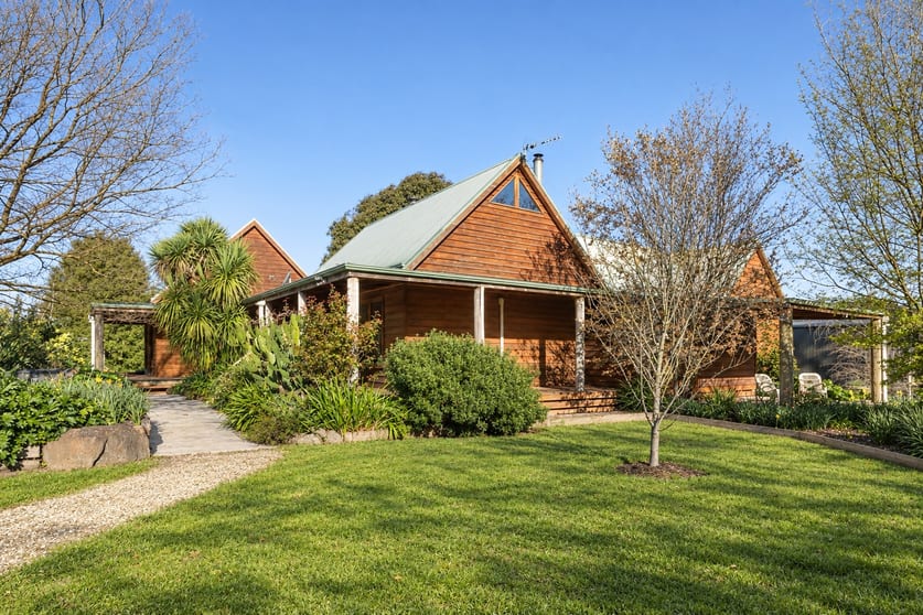 545 Mt Buller Road Mansfield VIC 3722 - Image 2