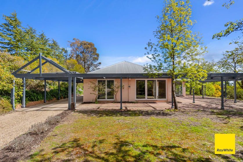 Click to view all images 305 Shingle Hill Way Gundaroo NSW 2620 - Image 2