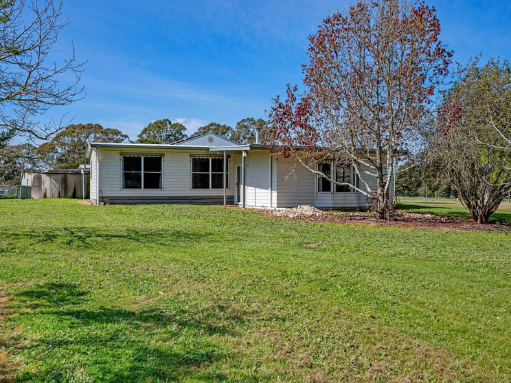 Click to view all images 2264 Henty Highway Cavendish VIC 3314 - Image 3