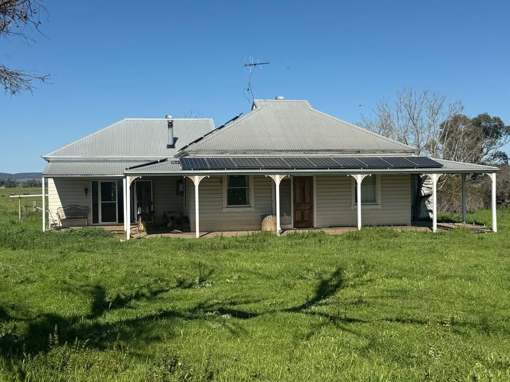 Click to view all images 13999 Golden Highway Dunedoo NSW 2844 - Image 1