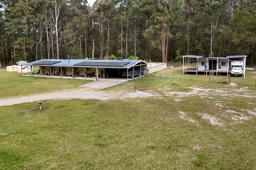 Click to view all images 140 Lilli Pilli Road Kundabung NSW 2441 - Image 2