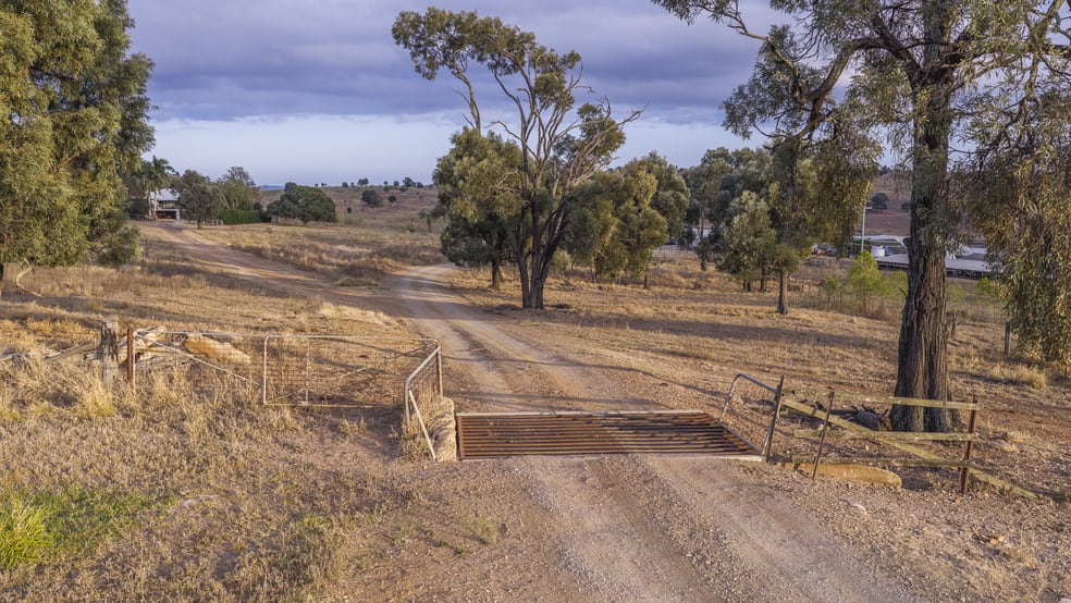 Click to view all images 474 Wigton Road Woodmillar QLD 4625 - Image 2