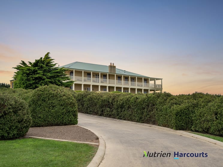 Click to view all images 48 Myrniong-Korobeit Road Myrniong VIC 3341 - Image 1