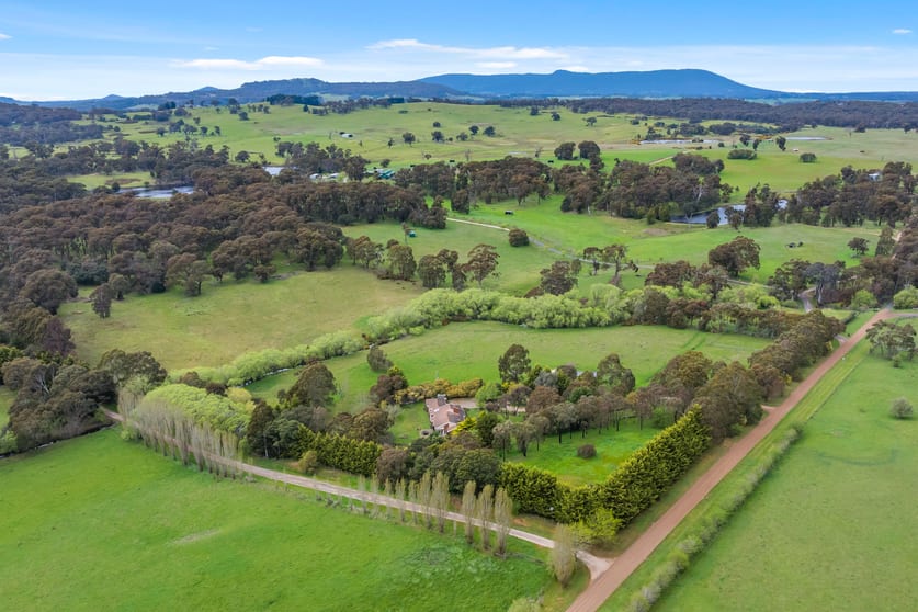 71 Balls Lane Kyneton VIC 3444 - Image 2