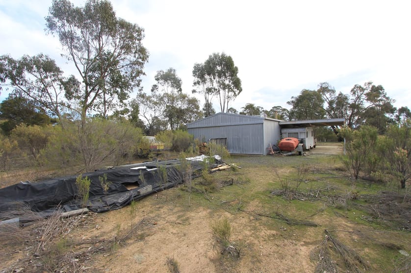 Click to view all images 154 Boughyard Lane Heathcote VIC 3523 - Image 2