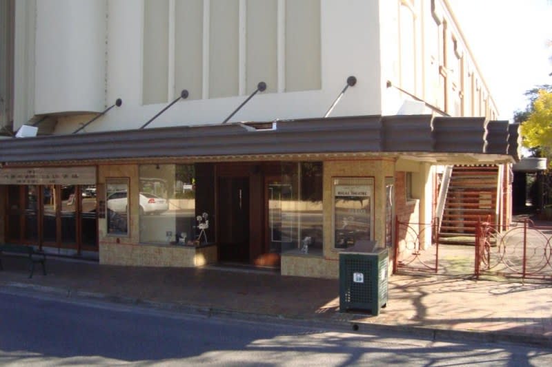Click to view all images 275 Kensington Road Kensington Park SA 5068 - Image 3